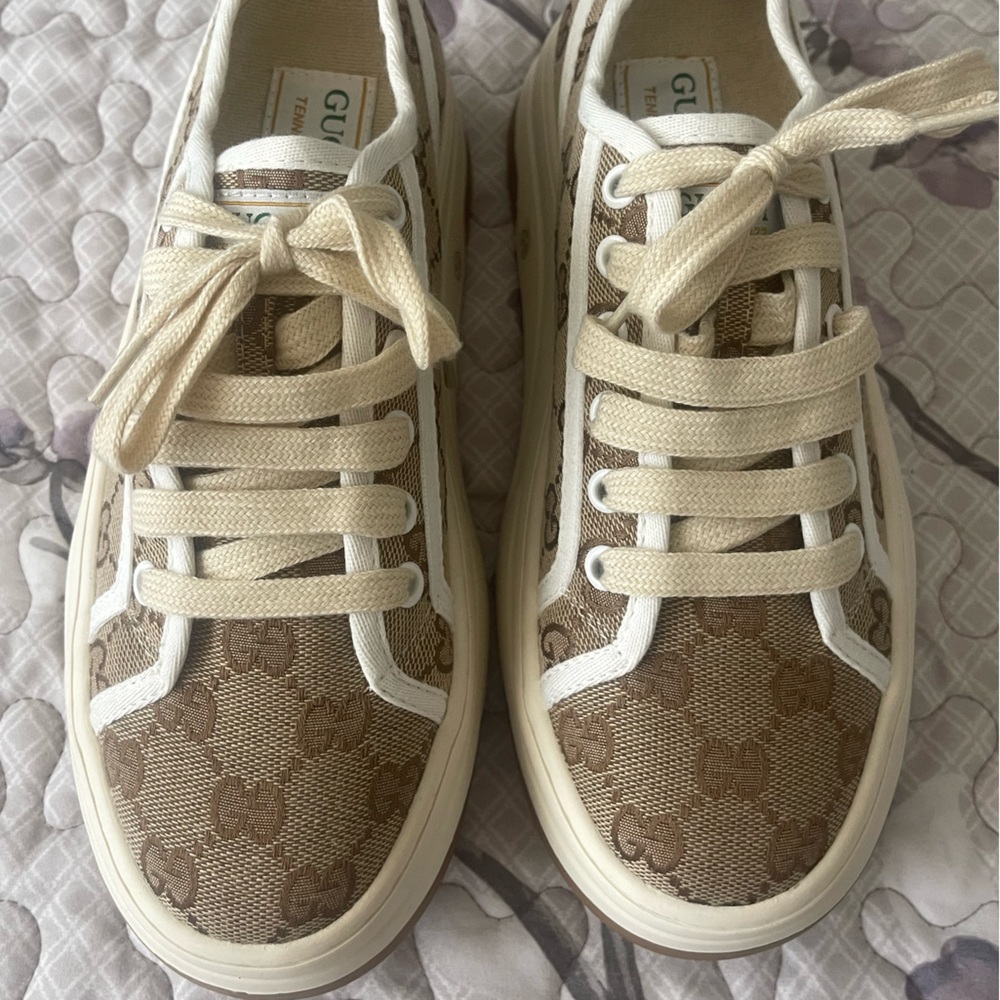 Women’s GG sneaker with platform